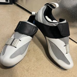 New women’s fizik triathlon cycling/ racing/ spinning shoes 🚵‍♀️